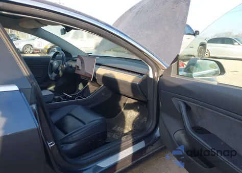 2019 Tesla Model 3 Long Range/Performance z USA, uszkodzony, nr VIN 5YJ3E1EB5KF418119